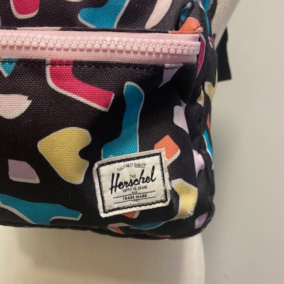 Fun Herschel Kids Abstract Colours Backpack 15L  (ages 3-7) - Picture 2 of 12